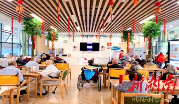 讓愛回家，衡陽市中心醫(yī)院開展關(guān)愛阿爾茨海默病老人義診活動